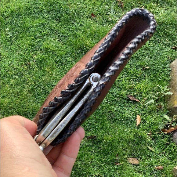 Vintage Art Nouveau Tooled Leather Purse - Picture 4 of 6